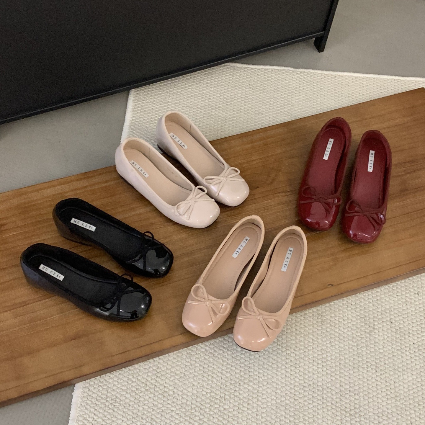 Women s 2025 Spring New French Style Gentle and Elegant Commuting Pumps with Inner Heightening and Red Bowknot Single Shoes